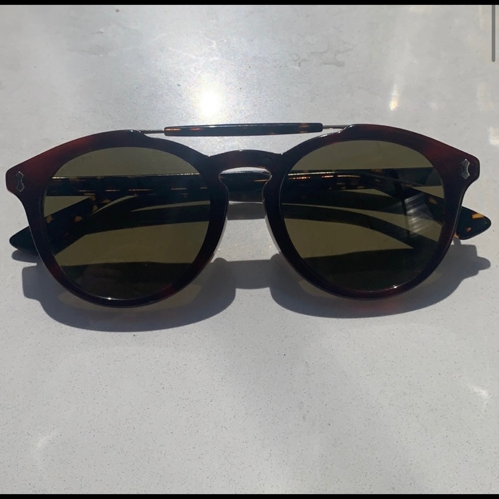 Tortoise Rimmed Gucci Sunglasses w/Case
